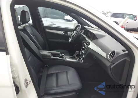 2012 Mercedes-Benz C 250 Sport из США, поврежденный, VIN WDDGF4HB5CA620552